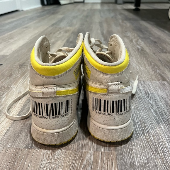 Air Jordan 1 Retro High OG 'First Class Flight' - Picture 4 of 4